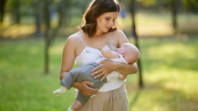 Allattare in pubblico è un diritto di tutte: tutto quello che devi sapere