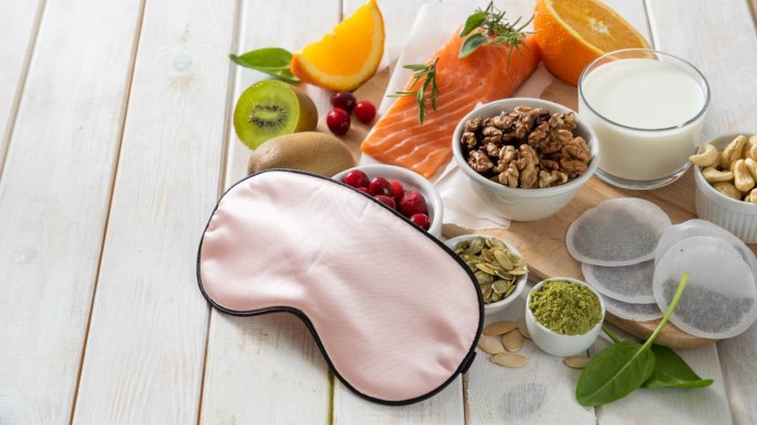 Dieta e sonno: cosa mangiare (ed evitare) per dormire meglio