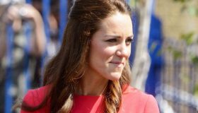 Kate preoccupa, è a letto con forti nausee. E Will se ne va a Oxford