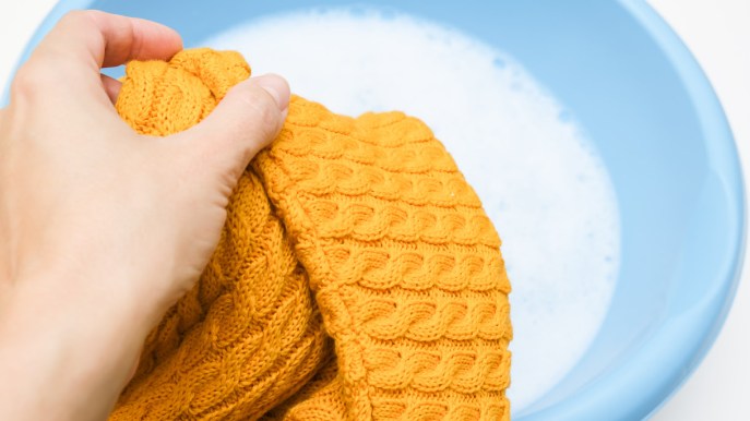 Maglioni e golfini in lana: come lavarli correttamente