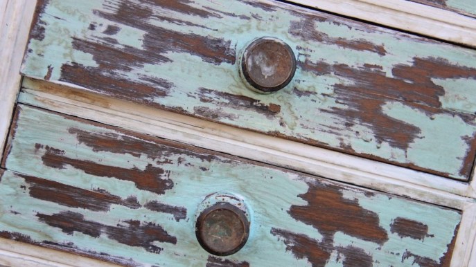 Come fare un mobile shabby chic: la guida pratica