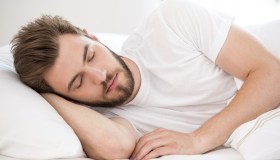 Insonnia: consigli e rimedi naturali per ricominciare a dormire
