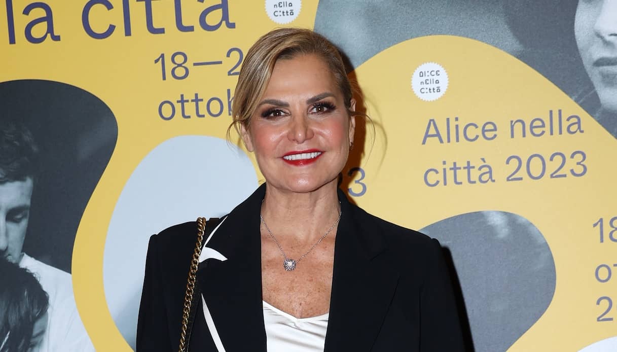 Tutti i look di Simona Ventura: dagli esordi a oggi