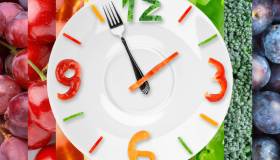 Cronodieta: cos’è, come funziona e quali sono i benefici per la salute