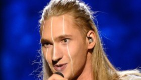 Chi è Ivan, il cantante bielorusso che balla coi lupi