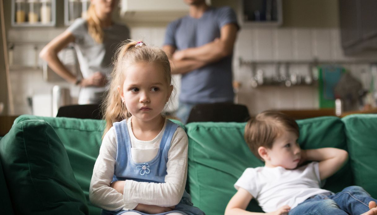 Figli che sfidano i genitori