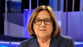 Lucia Annunziata, dagli esordi alle dimissioni alla Rai: la carriera della giornalista