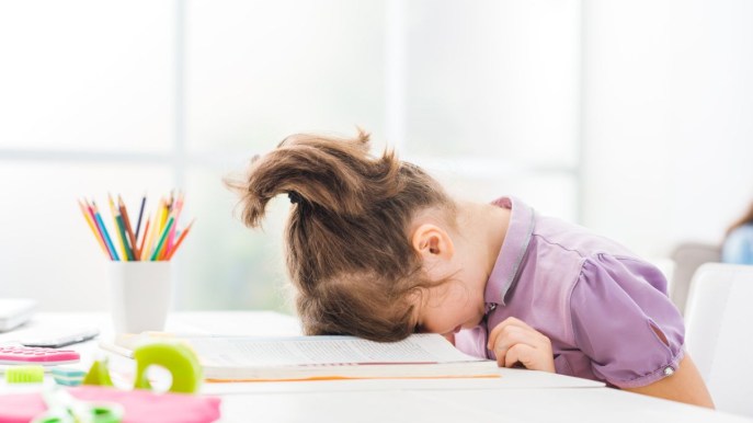 Mamme, non aiutate i figli a fare i compiti a casa