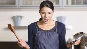 Togliere il sapore di bruciato dal cibo: trucchi salva cena