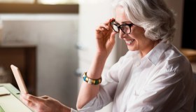 10 buone ragioni per chiamare la tua mamma ogni giorno (soprattutto oggi)