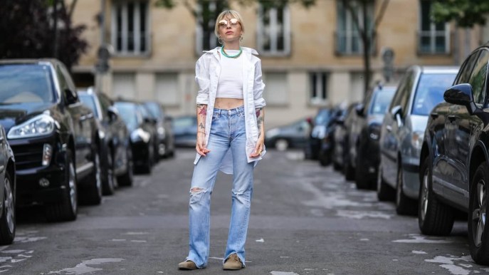 Jeans strappati o ripped jeans, tutti i look da copiare