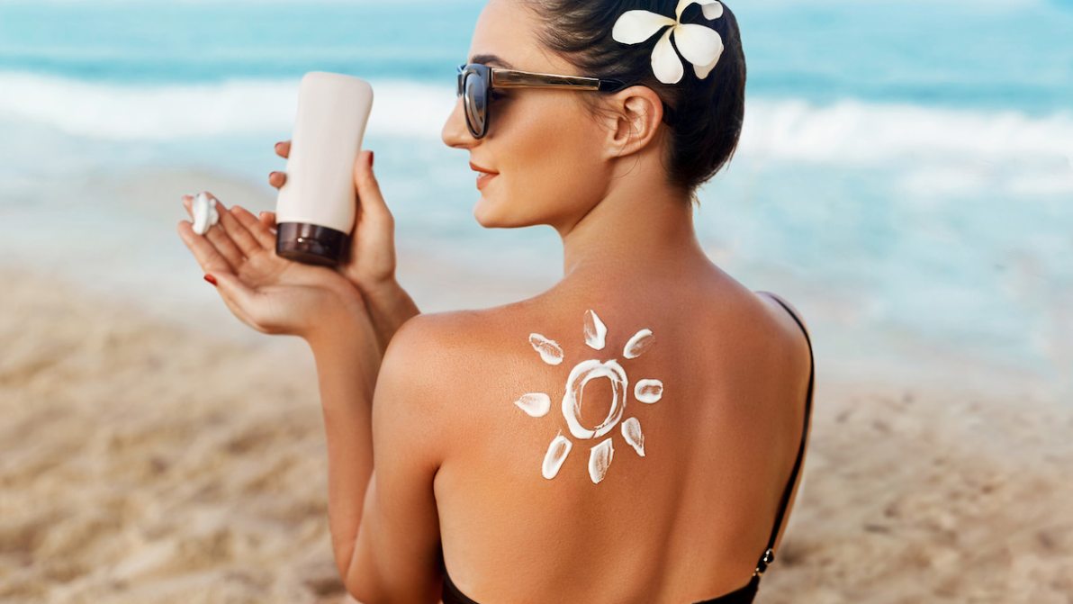 Come riciclare le creme solari: 6 modi utili per non sprecarle