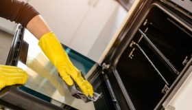 Come pulire il forno con metodi naturali e senza fatica