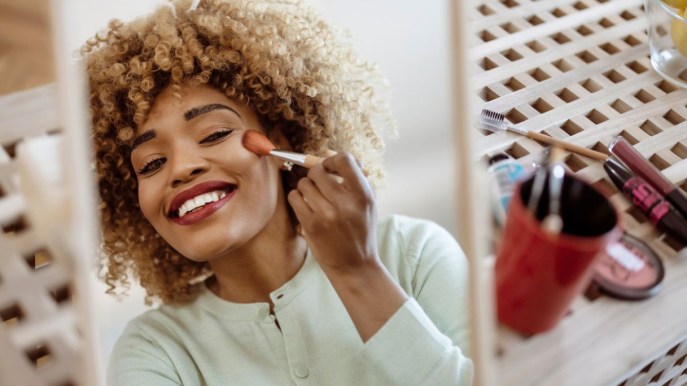 Snellire il viso con il trucco: le tecniche alla portata di tutte da provare