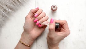 Smalto: trucchi che non puoi non sapere per farlo asciugare a tempo record