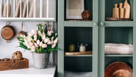 Come restaurare una vecchia credenza con il fai-da-te