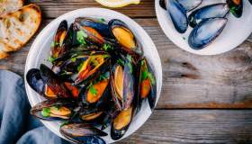 Cozze crude: quali sono i rischi per la salute