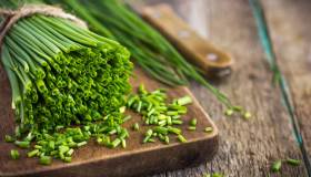 Come usare l’erba cipollina in cucina