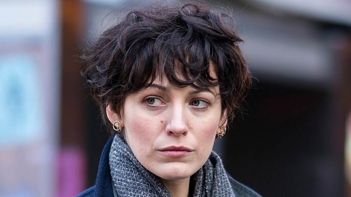 Blake Lively, capelli corti e scuri: con la nuova acconciatura è irriconoscibile