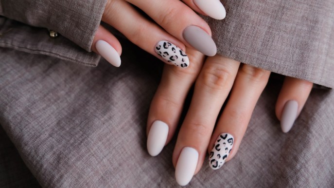 Come si realizza la ricostruzione unghie con l’acrilico