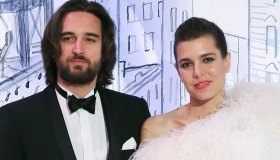 Charlotte presenta al mondo il suo Dimitri, che l’ha resa felice