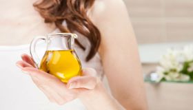 Olio di Monoï: proprietà e usi per la bellezza di pelle e capelli