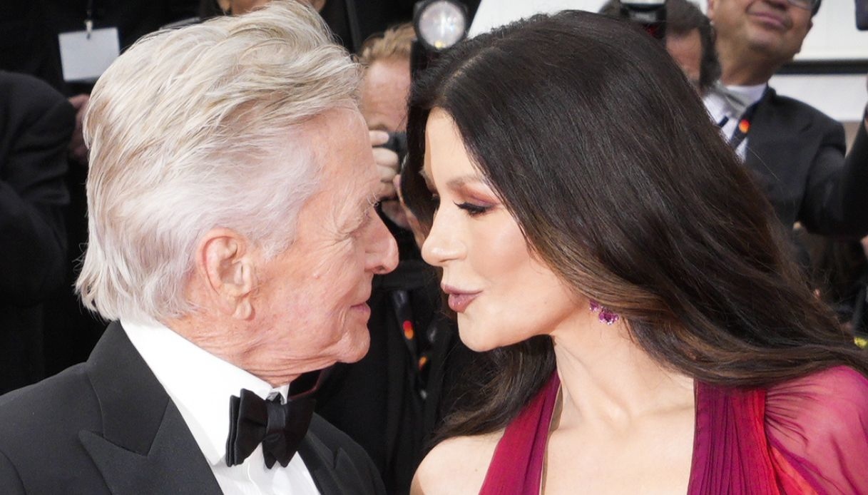 A casa di Michael Douglas e Catherine Zeta-Jones: fra lusso, opere d’arte e rose