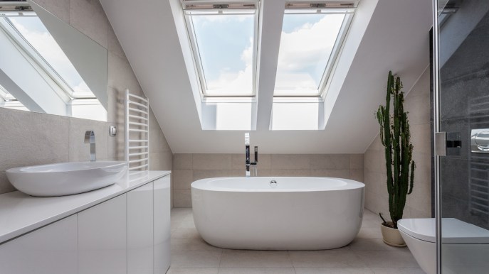 Un bagno nel sottotetto di casa