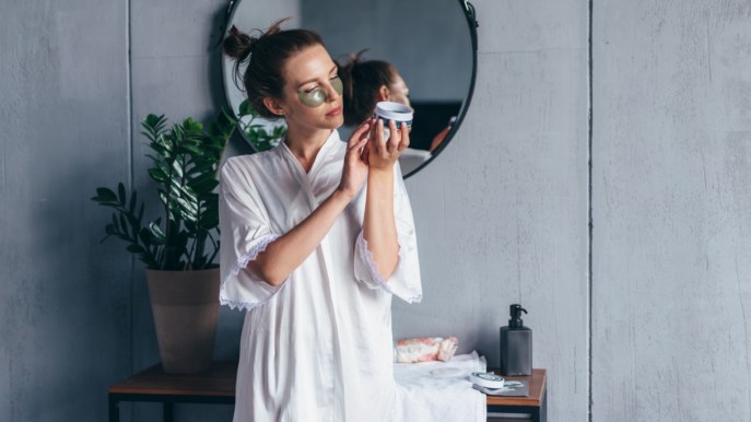 Cosmetici scaduti: guida step by step su come riconoscerli (e non usarli)