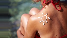 Al sole in sicurezza, una spiaggia rosa per proteggere la pelle dal melanoma