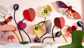 Tessuti e carte da parati diventano fiori e insetti, per colorare la casa di fantasia