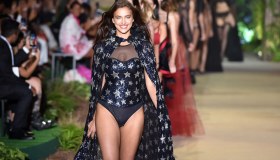 Irina Shayk, regina di Intimissimi e della NY Fashion Week 2018