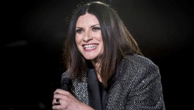 Laura Pausini, il post polemico e il trionfo americano