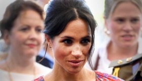 Pericolo per Meghan Markle alle Fiji: scortata fuori dal mercato dalle guardie del corpo