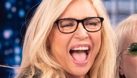 Mara Venier fa le pulizie sul terrazzo e incanta su Instagram