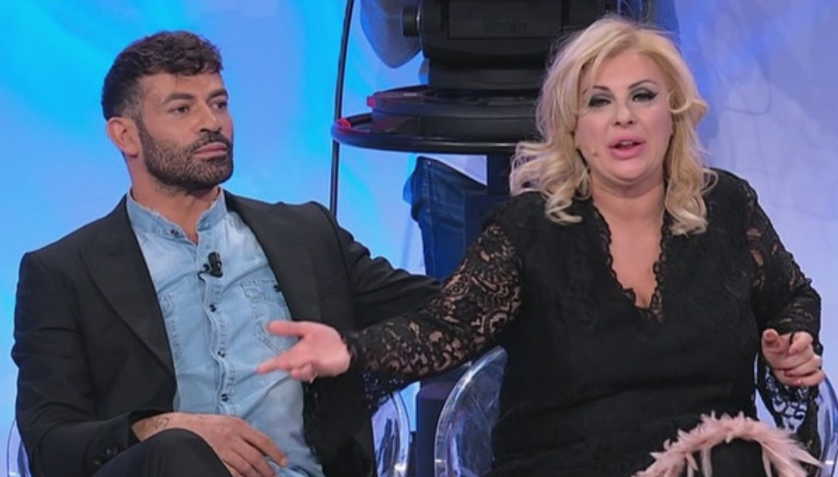 U&D, Costanzo critica Tina Cipollari: “Dovrebbe comportarsi da signora”