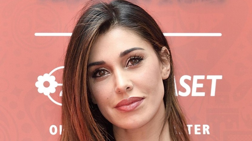 Belen, Signorini rivela: “Lato B rifatto. Esagerava con le punturine”