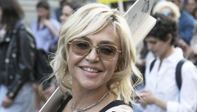 Paola Barale torna a casa e su Instagram svela la prima cosa che fa