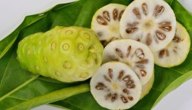 Noni: benefici, proprietà e usi del frutto tropicale della salute