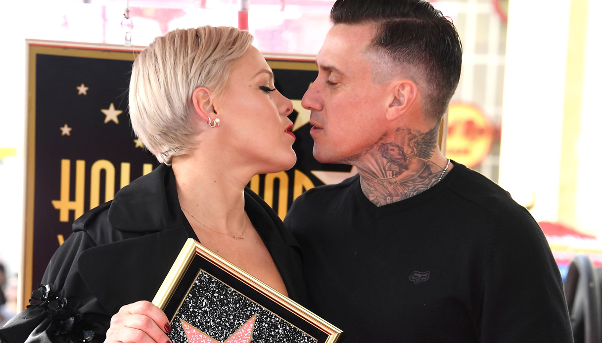 Pink: la sua vita in foto, tra successi, famiglia e cambi di look