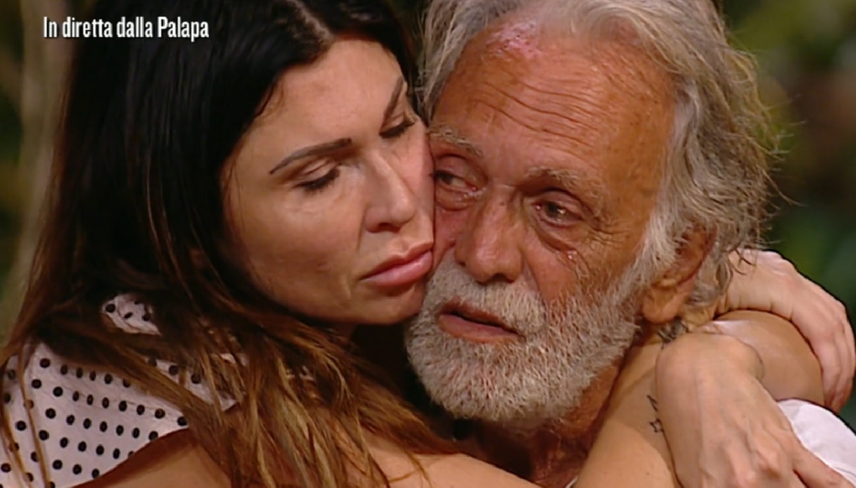 Isola, caso Corona-Fogli: gli ex Pooh difendono l’amico