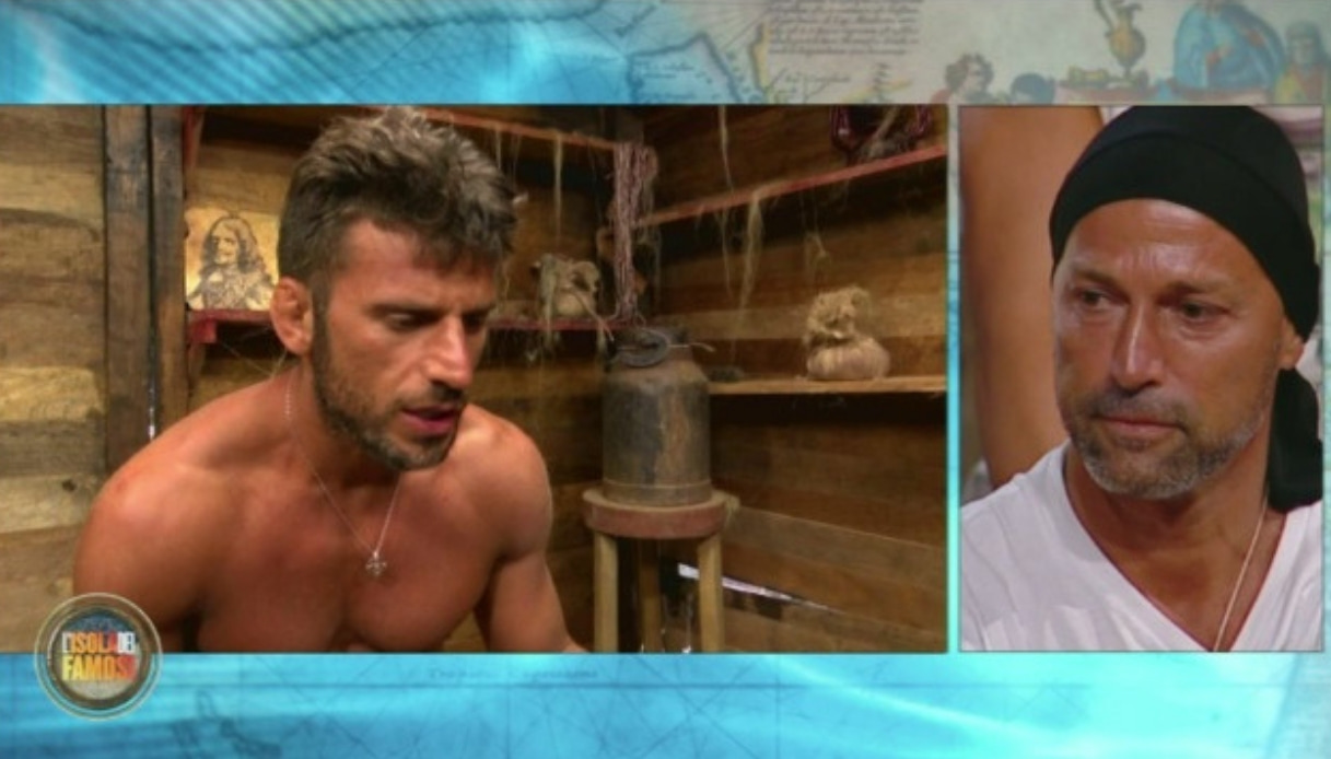 Isola, Bettarini sotto accusa. Scoppia la passione fra Soleil e Jeremias