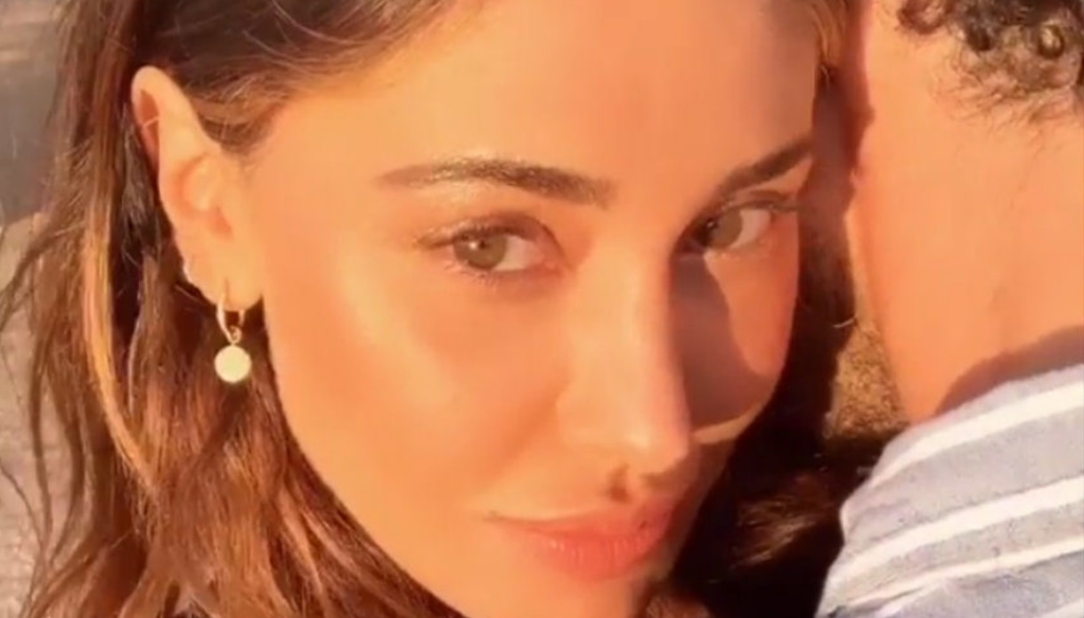 Belen e De Martino in Marocco ufficializzano l’amore