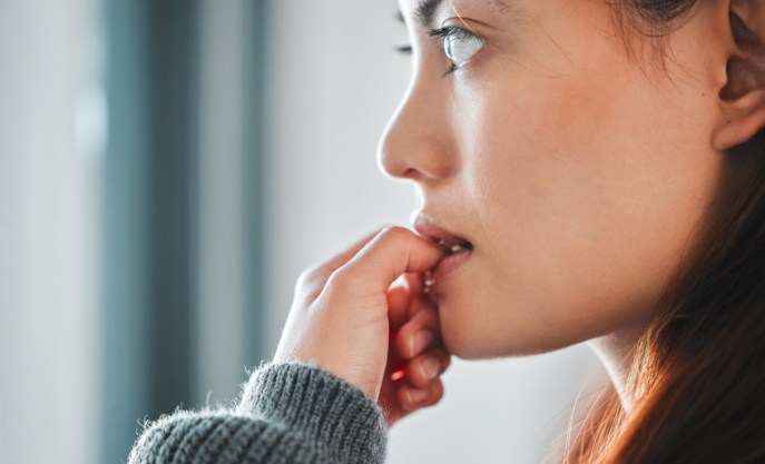 Mangiarsi le unghie: un problema da risolvere