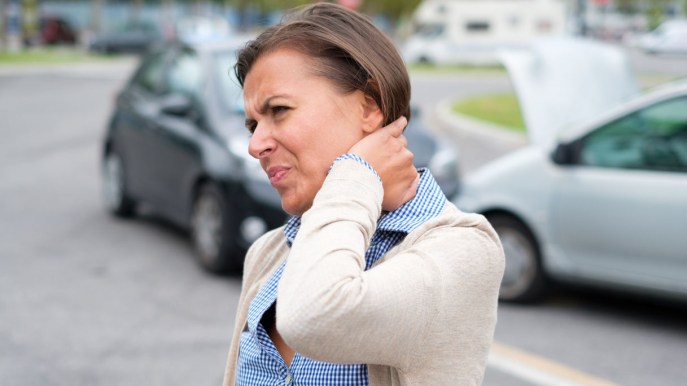 Colpo di frusta: cause, sintomi e come intervenire