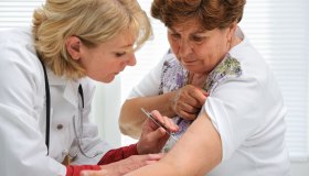 Puntura di zecca, come limitare i rischi e come comportarsi