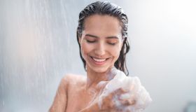 Doccia fredda: quali sono benefici e controindicazioni
