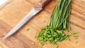 Erba cipollina, l’aromatica che fa bene al cuore
