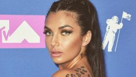 Elettra Lamborghini interrompe il concerto. Lo sfogo su Instagram