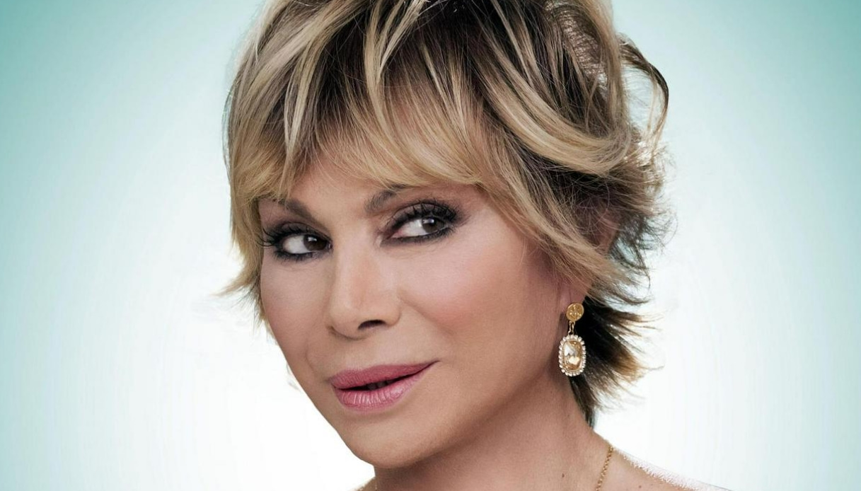 Carmen Russo, a 59 anni è ancora splendida in bikini